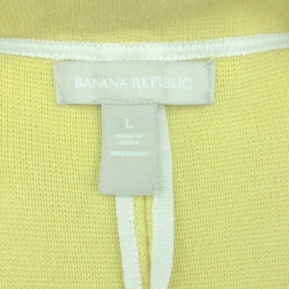 BANANA REPUBLIC - PREMIUM BUTTON SWEATER! ❤️ - Picture 3 of 4